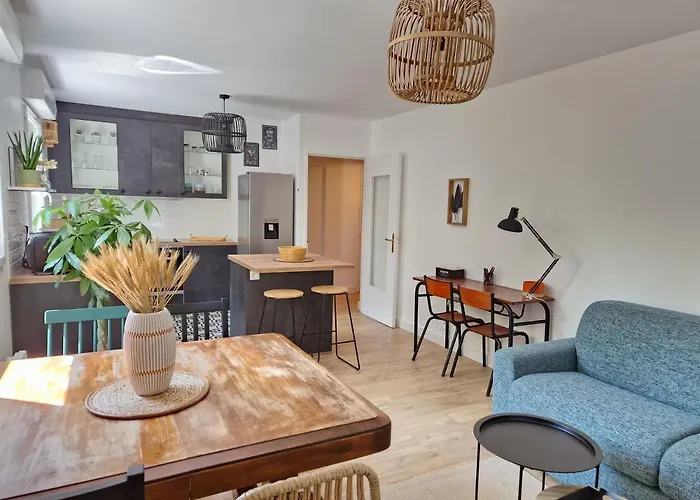 Appartement Spacieux Avec Parking Proche Saint-Nazaire (Loire-Atlantique)