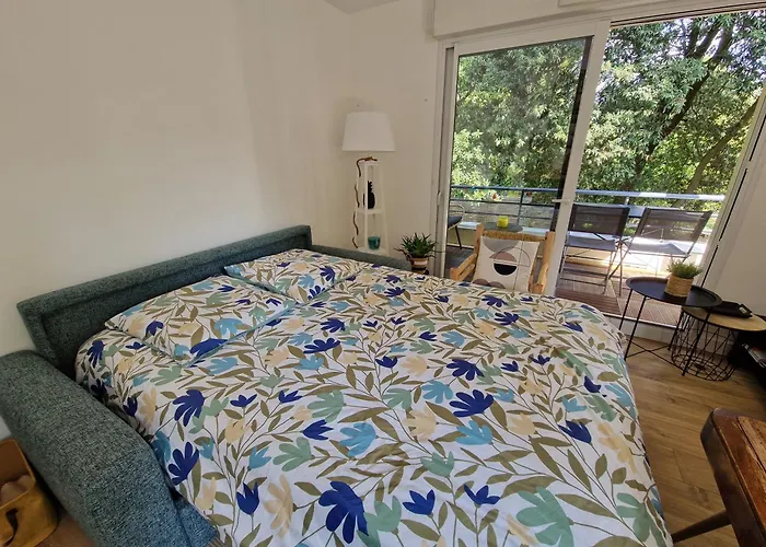 Spacieux Avec Parking Proche *